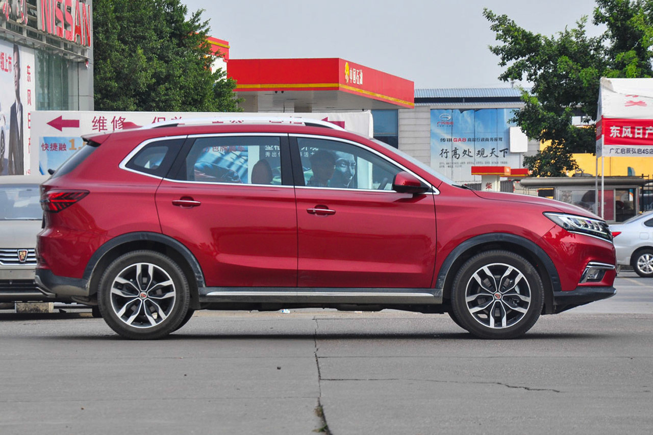 2016款荣威RX5 30T自动四驱互联网智尊版