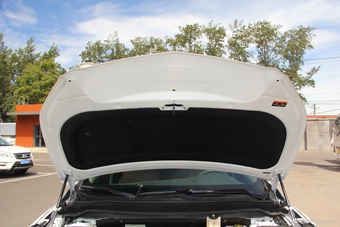 2017款昂科威2.0T自动四驱精英型28T