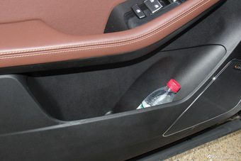 2017款宝骏560 1.5T DCT尊享型