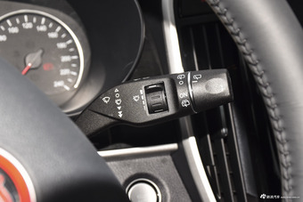 2017款比亚迪宋MAX 1.5T自动互联精英型