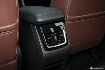 2017款宝骏560 1.5T DCT尊享型