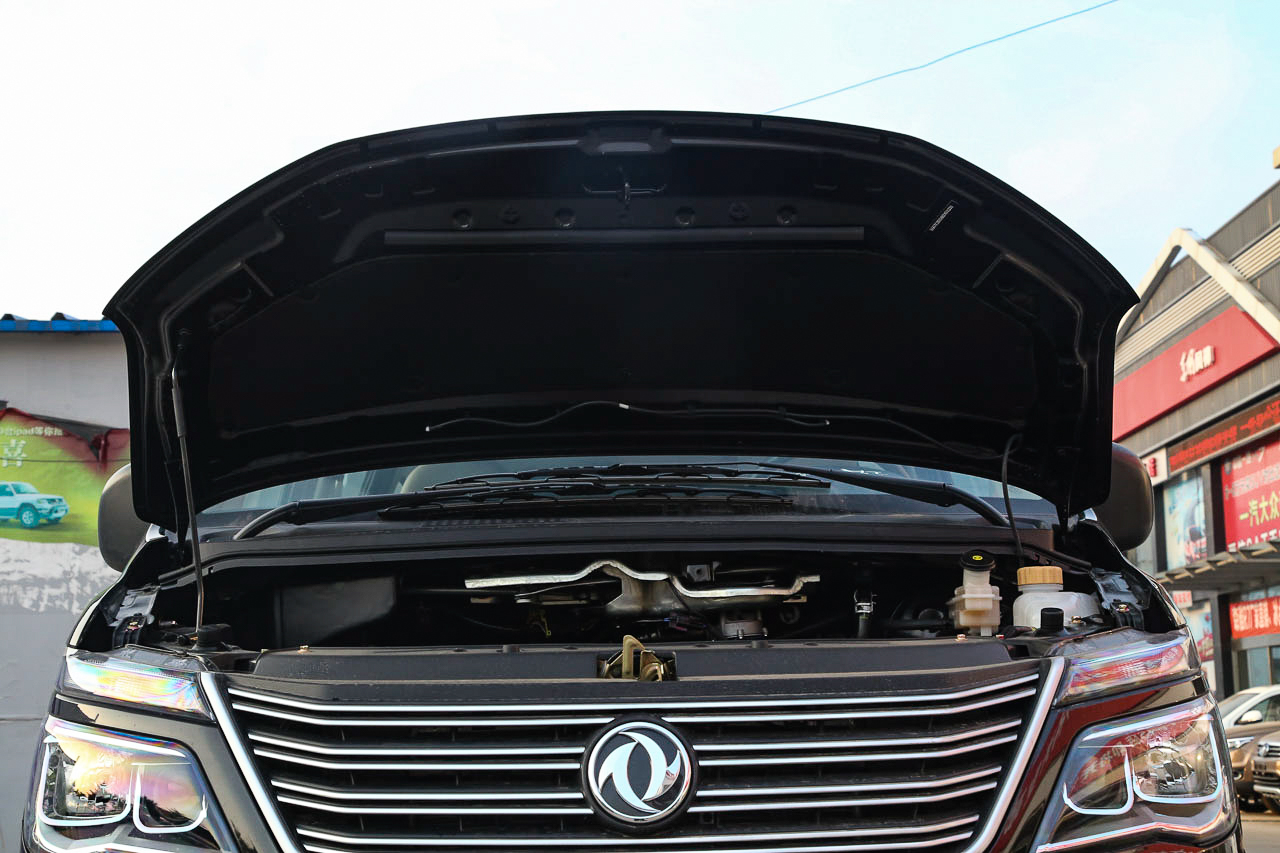 2017款菱智M5L 1.6L手动9座标准型