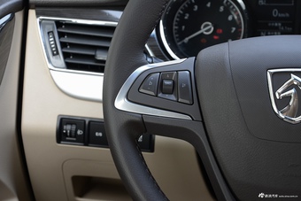 2016款宝骏730 1.8L AMT智能手动7座豪华型 7座