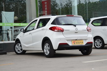 2016款宝骏310 1.2L手动时尚型