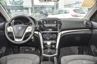 2016款启辰T70 2.0L手动睿趣版