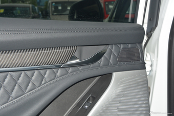 2017上汽大通D90 2.0T自动四驱北极星