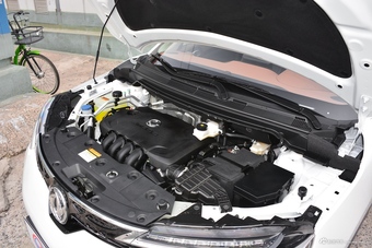 2017款风神AX4 1.6L手动潮悦型