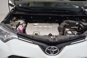 2018款RAV4荣放 2.0L自动两驱风尚X版