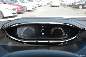 2017款标致5008 1.8T自动380THP豪华版7座