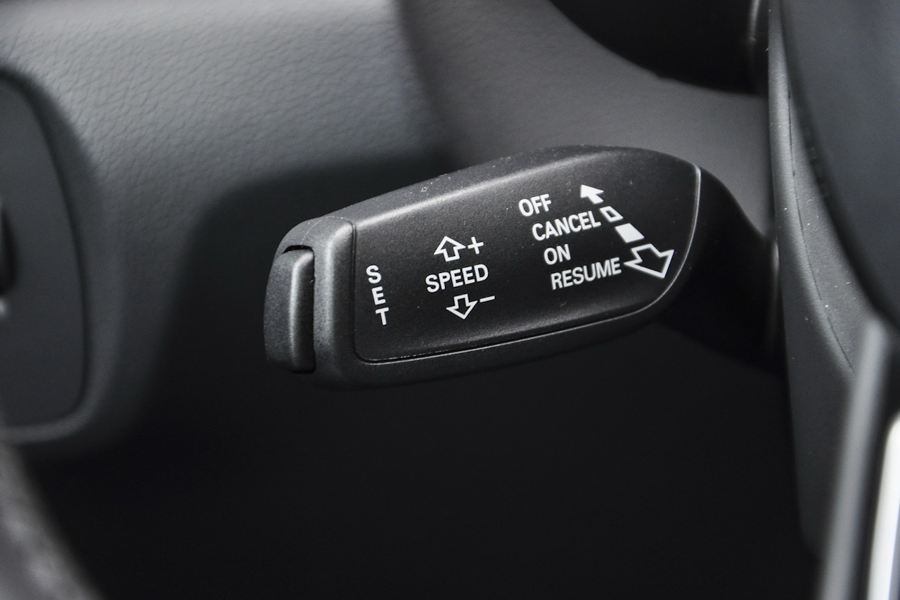 2016款奥迪Q3 2.0T自动35TFSI风尚型