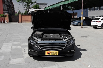 2017款奔驰E级3.0T自动 320 L 4MATIC