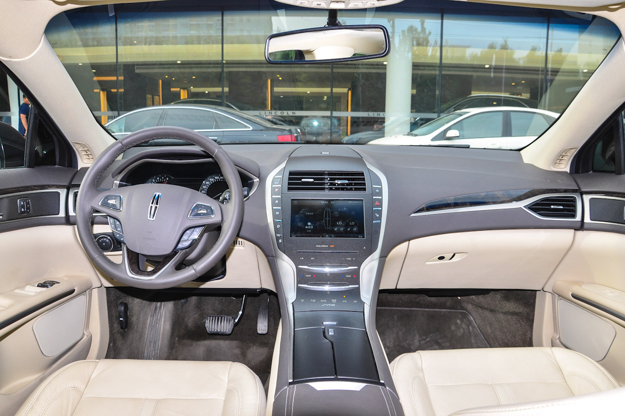 2014款林肯MKZ 2.0T自动尊雅版