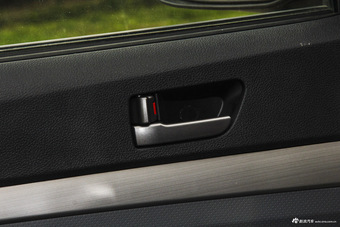 2015款中兴威虎TUV 2.8T手动柴油两驱超值版大双