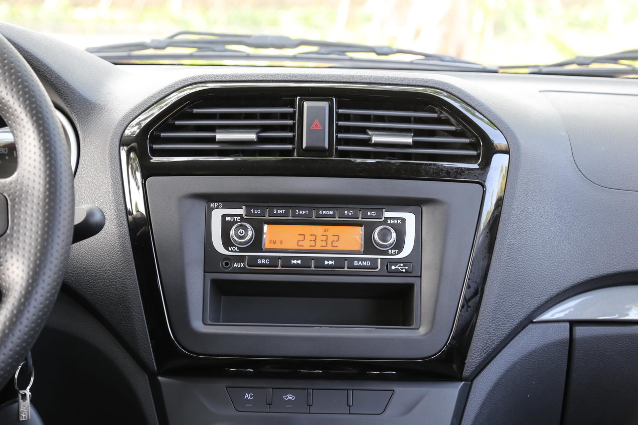 2017款启腾V60 1.5L手动舒适型