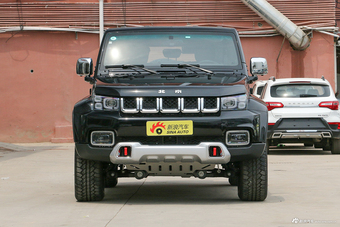 2018款北京BJ40 PLUS 2.3T自动四驱尊享版