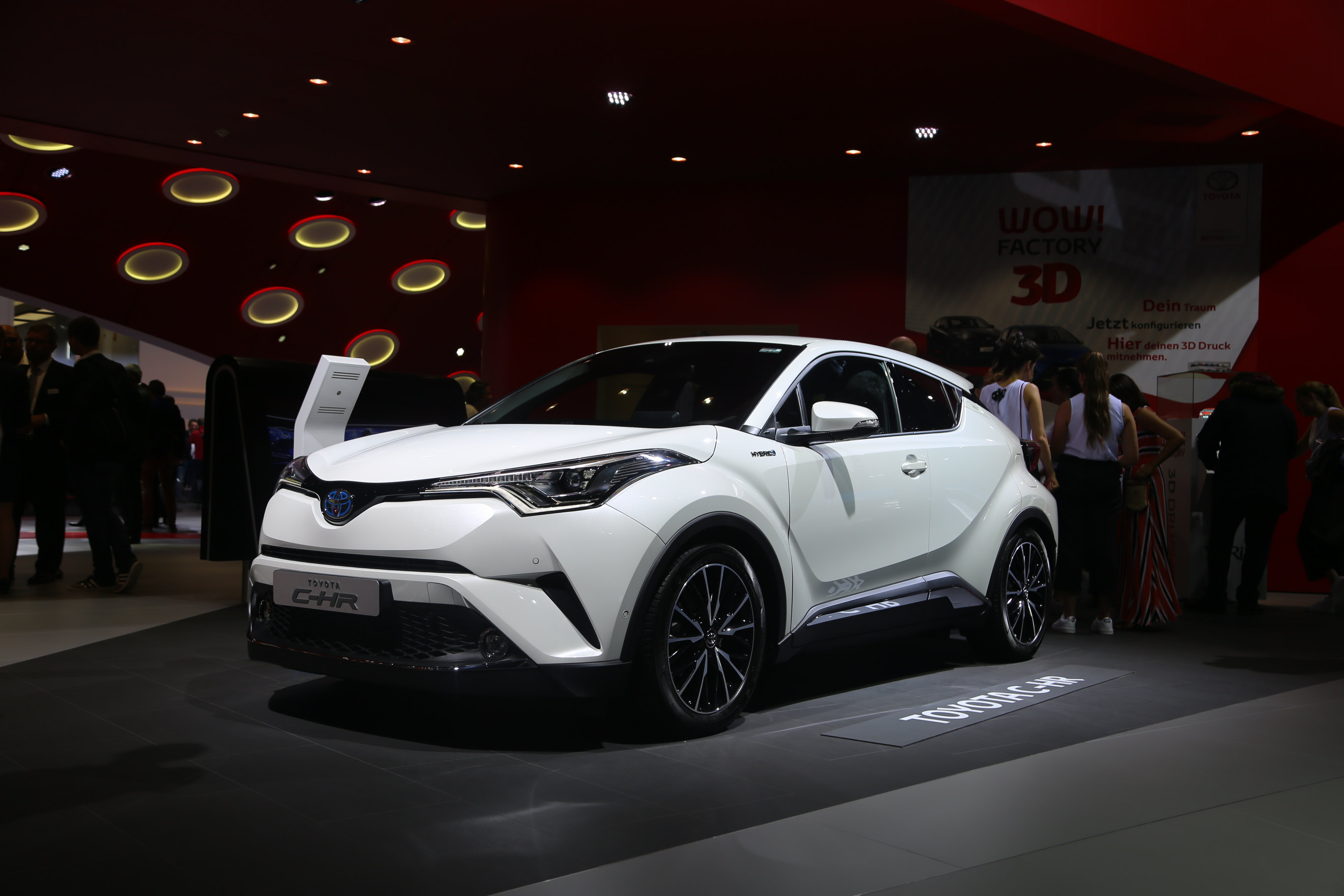 法兰克福车展 丰田C-HR亮相 造型很讨喜