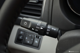 2016款风行S500 1.5L手动尊享型