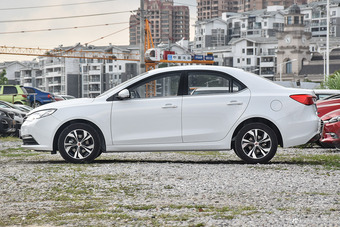 2017款荣威360 1.5L自动豪华版