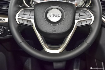 2016款自由光2.4L自动专业版 晶黑