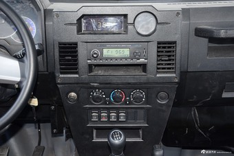 2016款战旗2.0L手动加长豪华型 三门版 国V