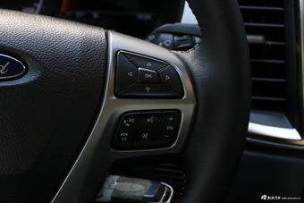 2017款撼路者2.0T自动四驱豪华版汽油7座