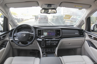 2018款传祺GM8自动320T旗舰版图片