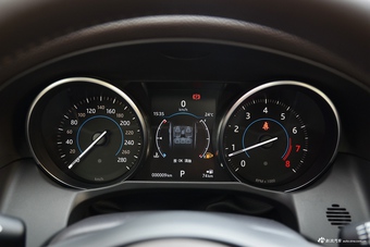 2017款捷豹XFL 2.0T自动200PS精英版