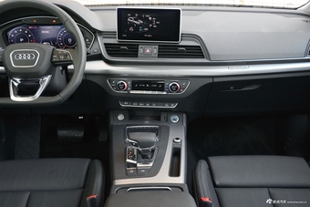 2018款奥迪Q5L 2.0T自动45 TFSI Sport plus 