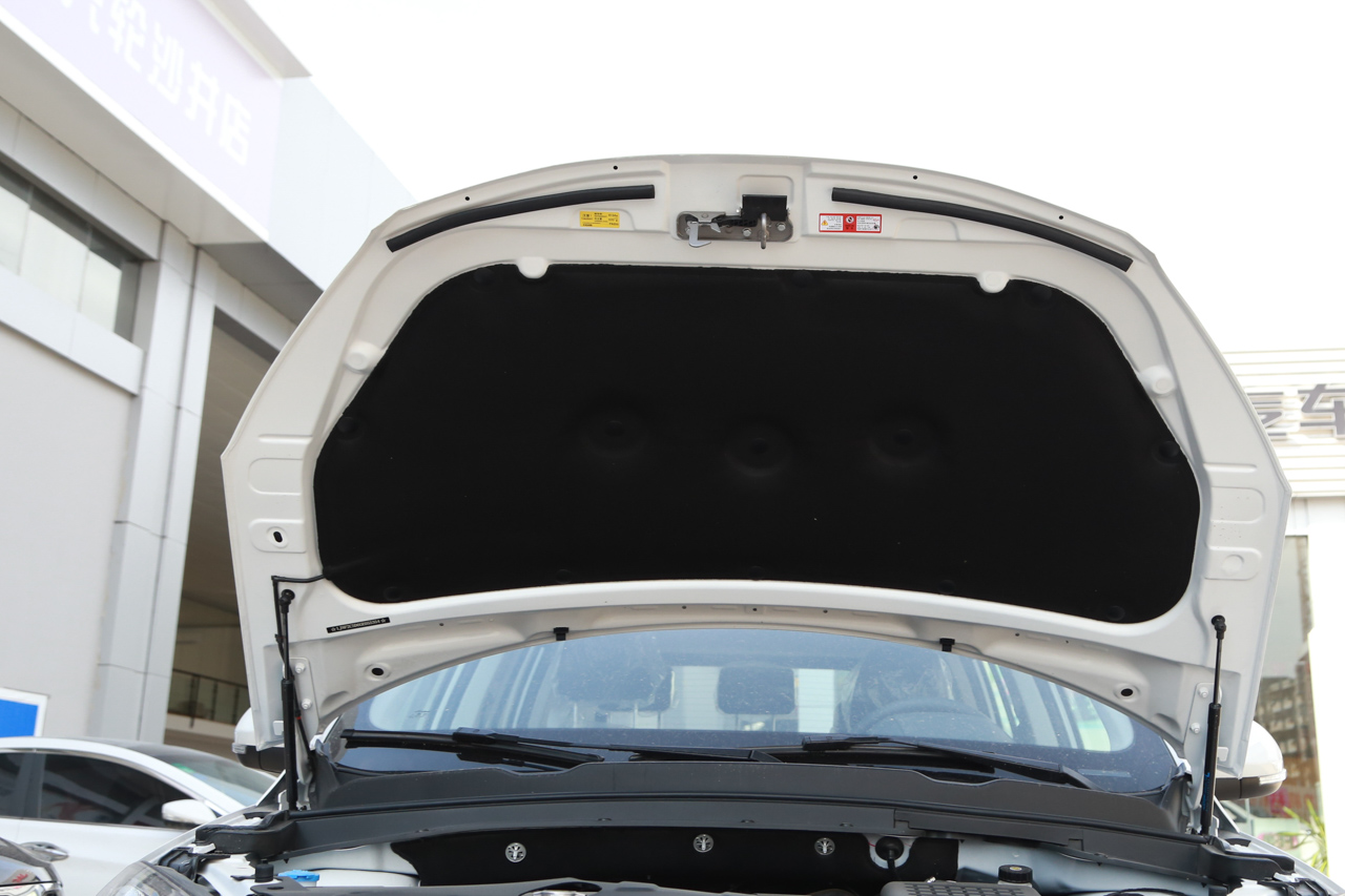 2016款大迈X5 1.5T手动豪华7座型 国五 萨丁白