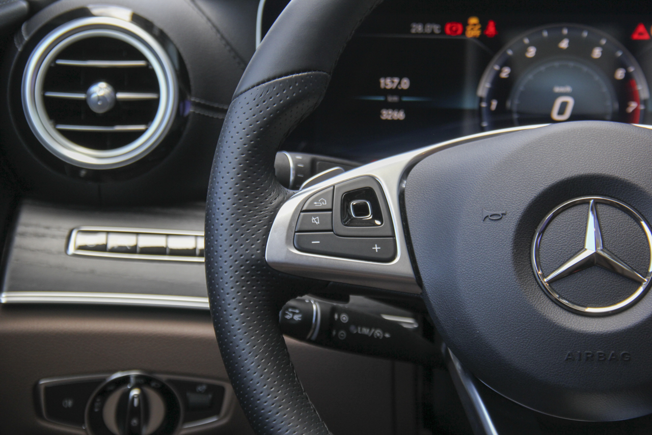 2018款奔驰E级改款2.0T自动 300L 豪华型