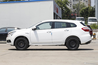 2015款启辰T70 1.6L手动睿行版 和玉白