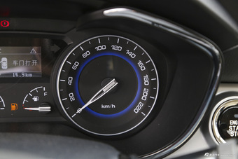 2016款悦翔V7 1.6L自动乐动型国V