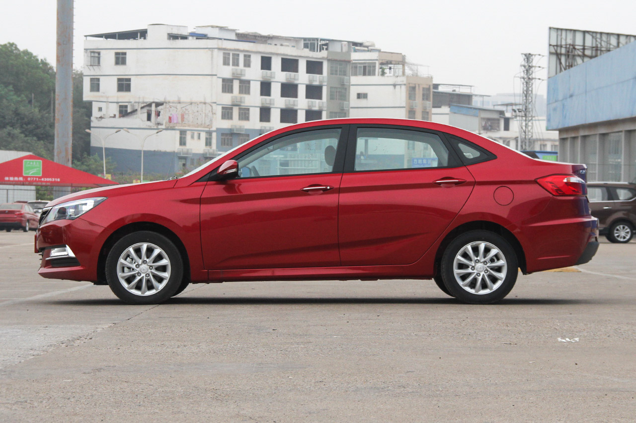 2016款悦翔V7 1.6L手动乐动型国IV