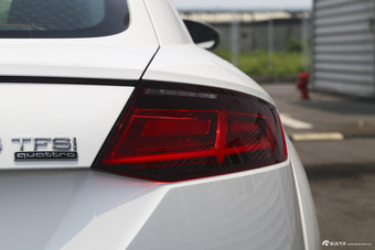 2017款奥迪TT Coupe 2.0T自动45TFSI quattro