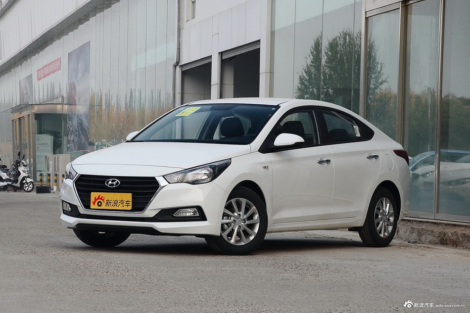 2016款现代悦纳 1.4L自动活力版SPORT