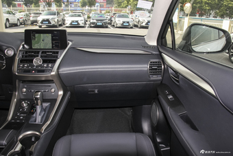 2017款雷克萨斯NX200 2.0L自动全驱锋尚版