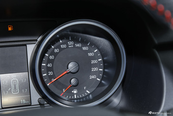 2015款哈弗H6运动版1.5T手动改款两驱精英型