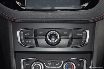 2016款中华V3 1.5T自动旗舰型 炫舞橙