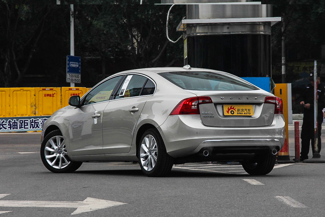 2017款沃尔沃S60L 2.0T自动T4智远版