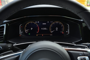 2018款一汽大众 探岳 2.0T  R-LINE