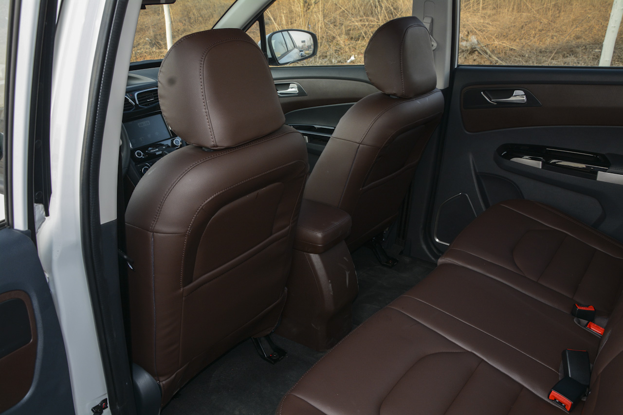 2017款福美来F7 1.5T 7座自动标准型