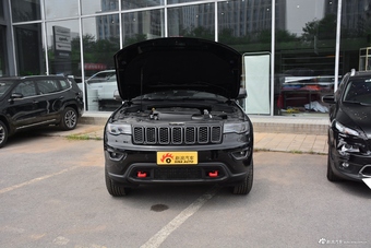 2018款大切诺基3.6L自动高性能四驱版