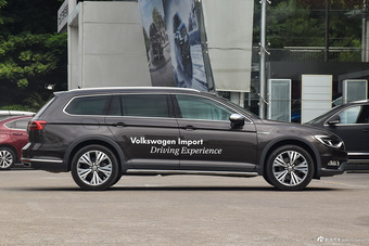 2017款蔚揽2.0T自动四驱拓行版380TSI