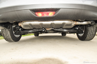 2016款马自达3昂克赛拉1.5L手动三厢豪华型 炫亮银