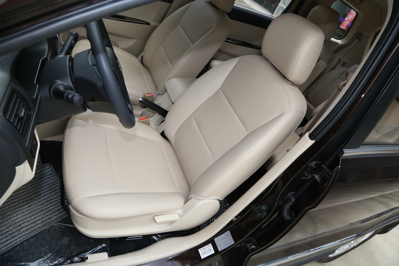 2016款风光370 1.5L手动标准型7座 摩卡棕
