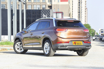 2016款DS 6 1.6T雅致版THP160 野熔岩