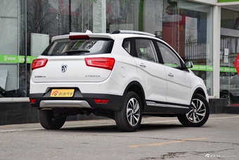 2017款宝骏560律动版1.5T手动尊享型