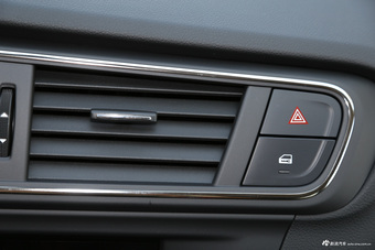 2017款雪铁龙C3-XR 1.6L自动先锋型