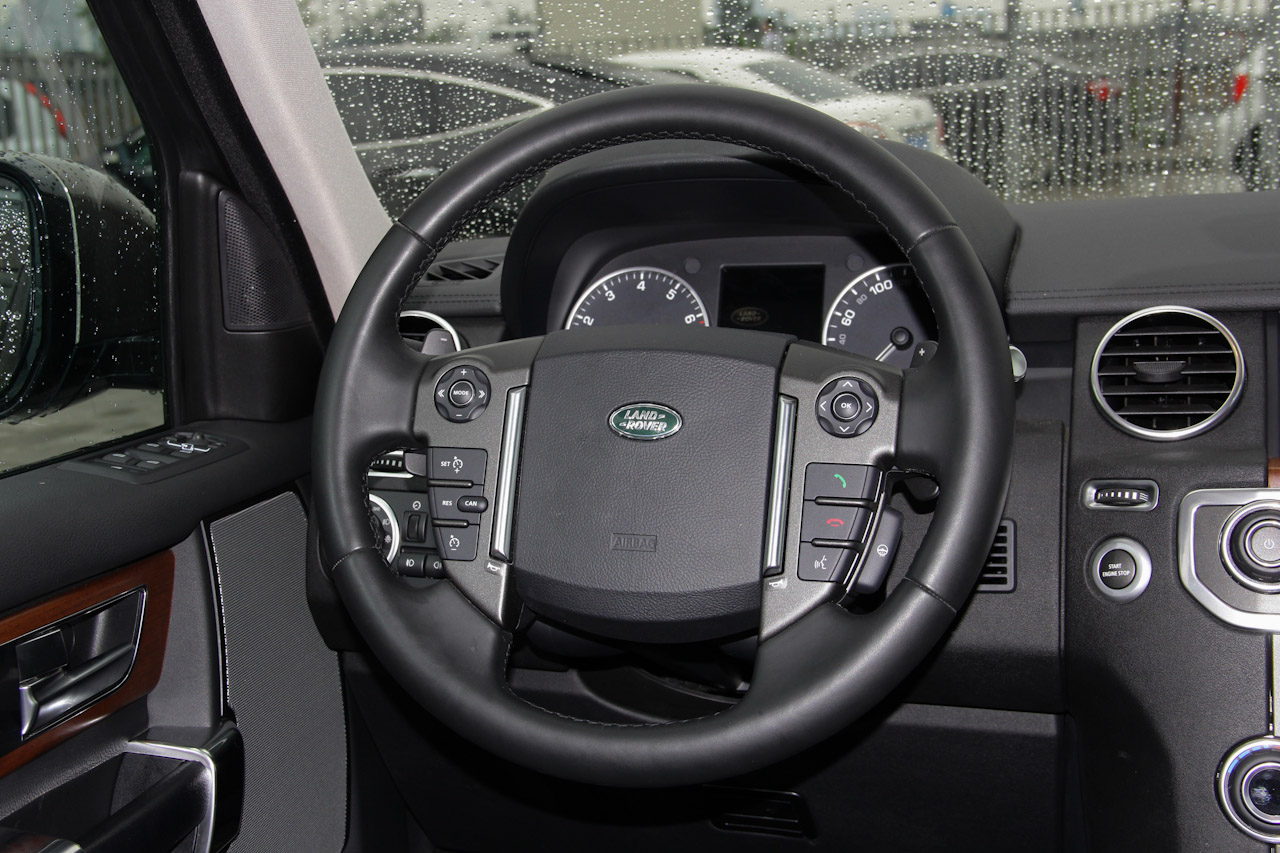 2016款第四代发现3.0T自动SC曜黑典藏版 SE