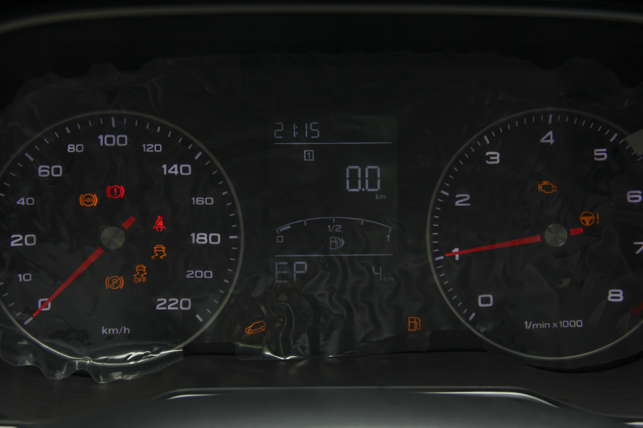 2018款荣威RX3 1.6L CVT旗舰版